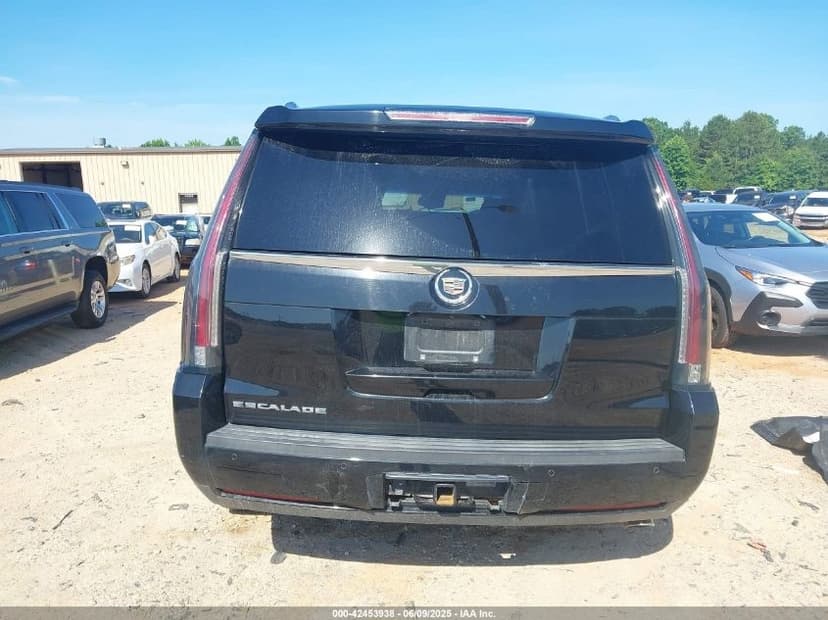 Cadillac Escalade IV 6.2 V8 - díly