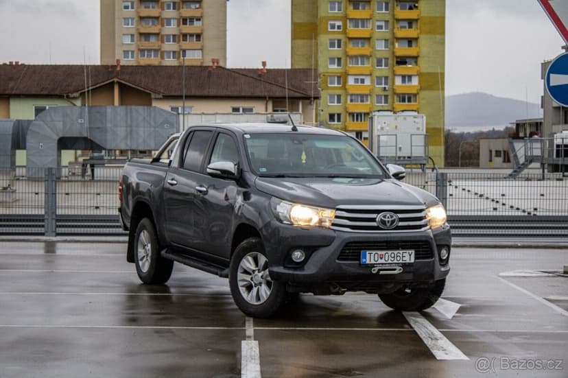 Toyota Hilux 2.4 D-4D Active A/T | 4x4 |