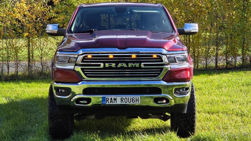 DODGE RAM 1500 5.7 HEMI V8 ROUGH COUNTRY LARAMIE