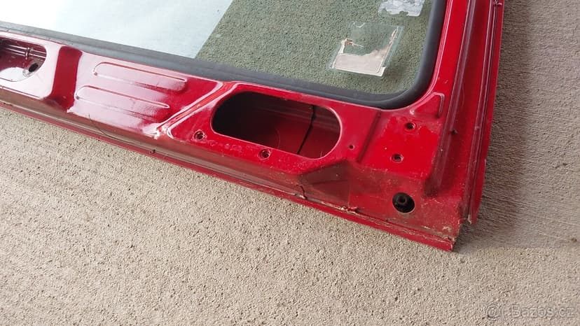 Suzuki Samurai SJ413 – Rám čelního skla červený