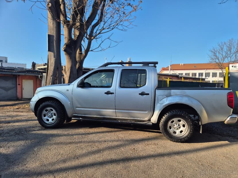Nissan Navara 2.5dci  Double-cab 4x4 tažné 3T - [4.2. 2026]