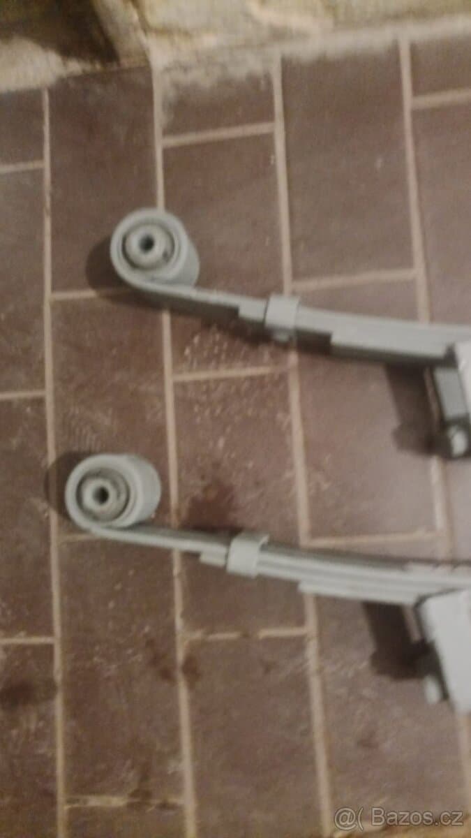 Odpružení a tlumiče na Suzuki Samurai Vitara