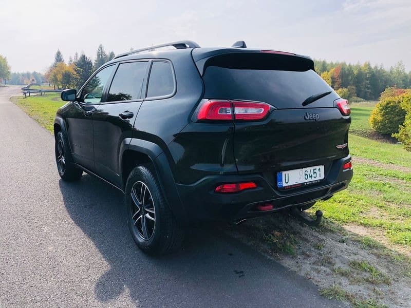 JEEP CHEROKEE TRAIL RATED 3.2 W6 200KW 4X4