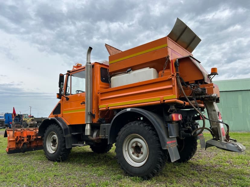 SKLÁPĚČ + SYPAČ S RADLICÍ MERECEDES  UNIMOG U 90 TURBO