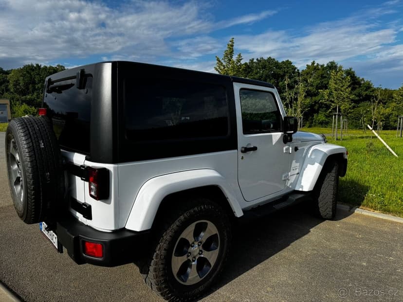 JEEP WRANGLER SAHARA 2.8 nafta, rok 2019