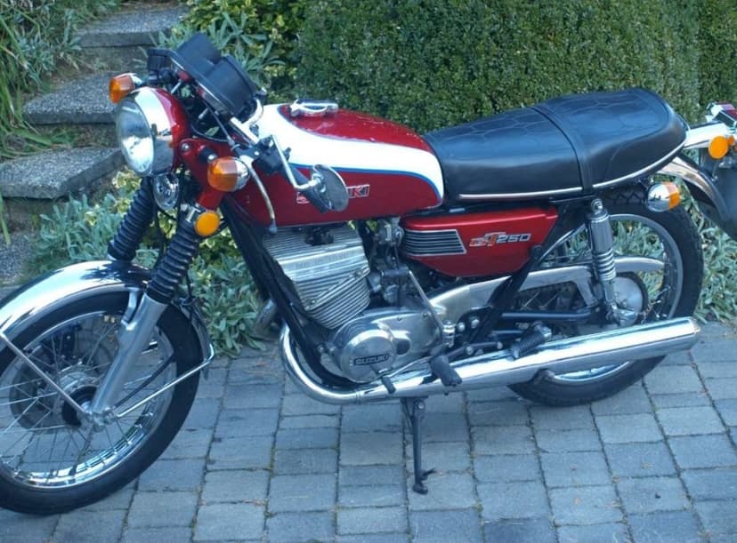 Suzuki GT 250 Ram Air System 1973
