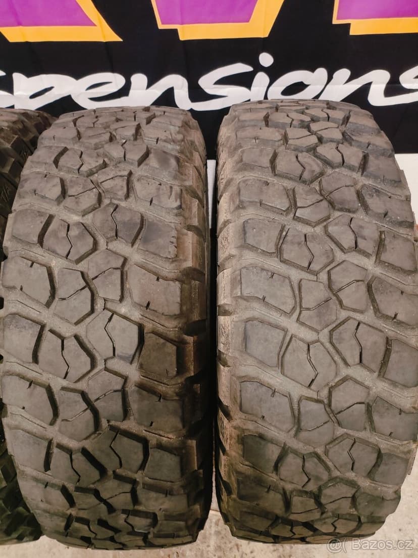Bf goodrich mud terrain T/A 255/75 r17