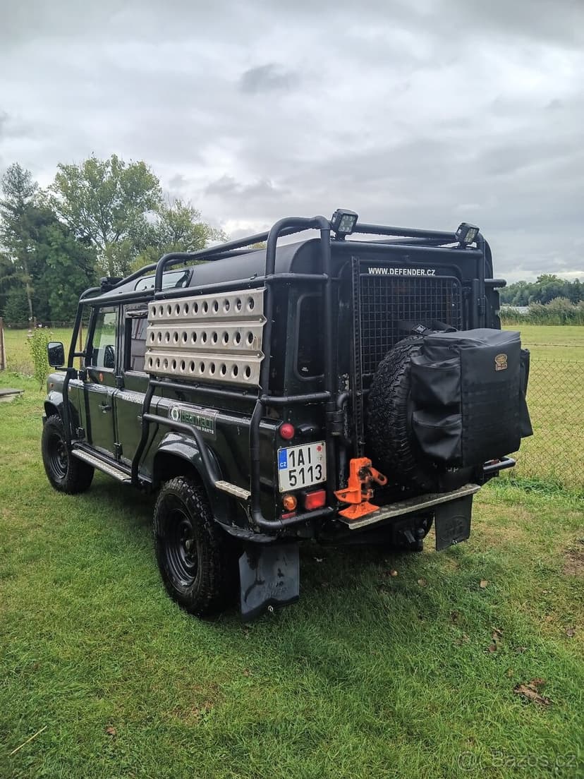 Land Rover Defender 300 TDI 110. Sleva