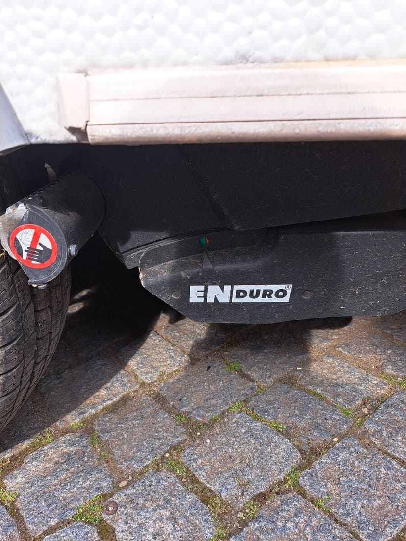 Hobby Prestige 540, 12/2006, koupelna mover markýza