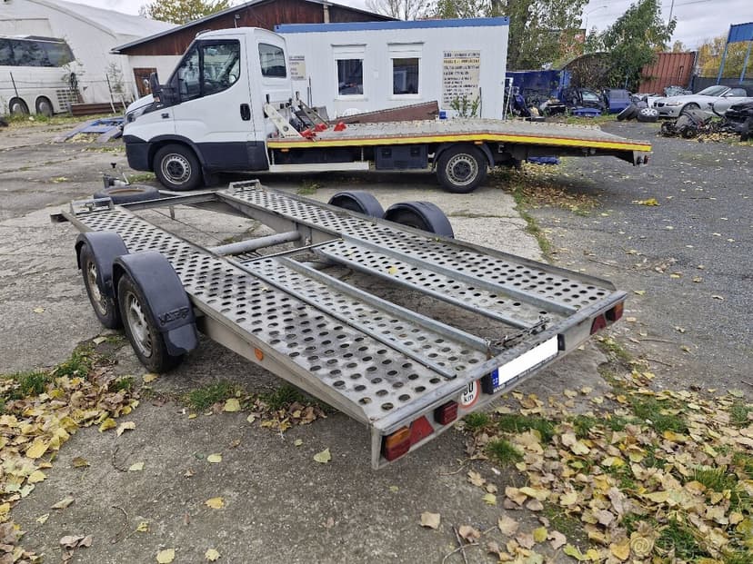 Přívěs na přepravu vozidel