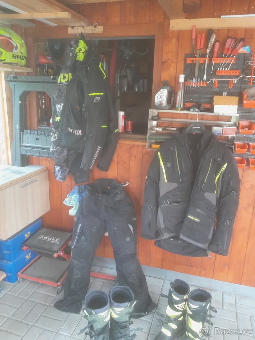 prodej   oblečeni  cení v textu