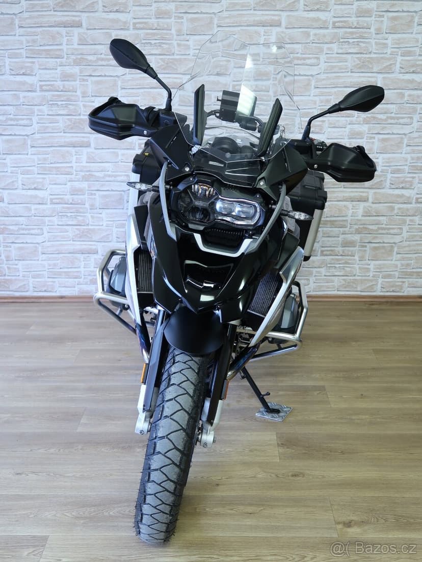 BMW R1200GS Tripleblack 26000km, servisní kniha, po servisu