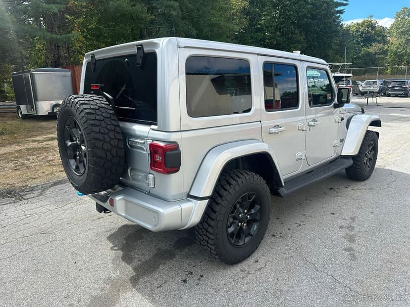 Jeep Wrangler Sahara 4xe 2023 –  hybrid s výkonem 2.0