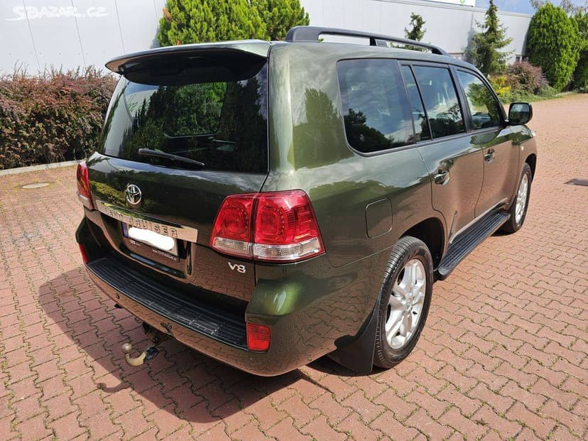 Toyota Land Cruiser 200 V8 4.5 D4-D,ČR,2.Majitel,Serviska,Ta
