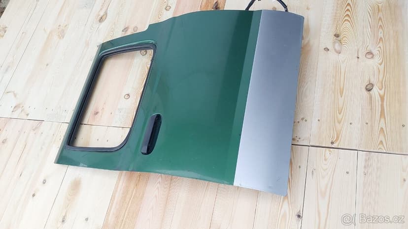 NISSAN NAVARA D22 –  DVEŘE PRAVÉ ZADNÍ ZELENÉ