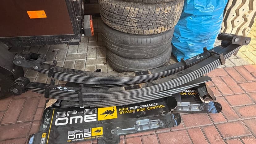 Toyota Land Cruiser 79 DC