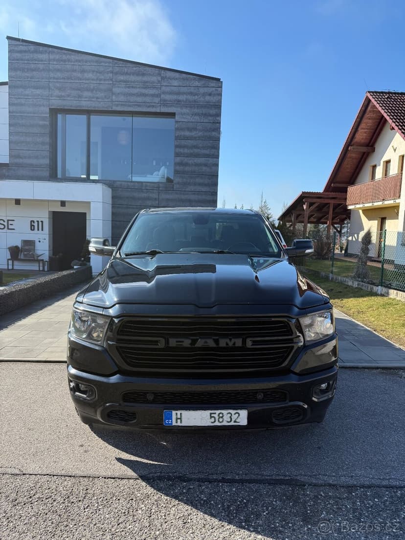 Dodge Ram 5.7 HEMI 2019 Nehavarovaný