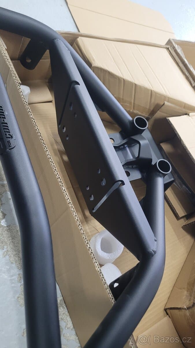 Naraznik can-am x3 zadni naraznik