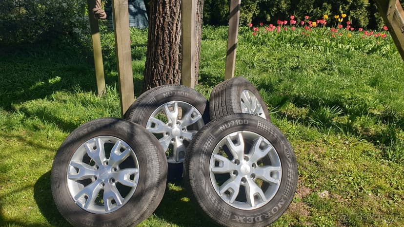Prodám original 18" disky na Ford F250 SUV vč. pneu