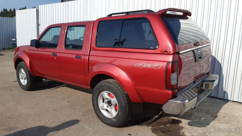 Nissan Navara 2.5TD hardtop červená - ND