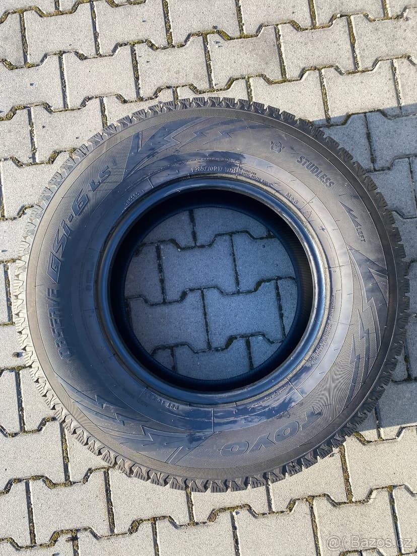 Prodám 4 zanovní zimní pneumatiky Toyo GSI-6 LS 285/70 R17 –