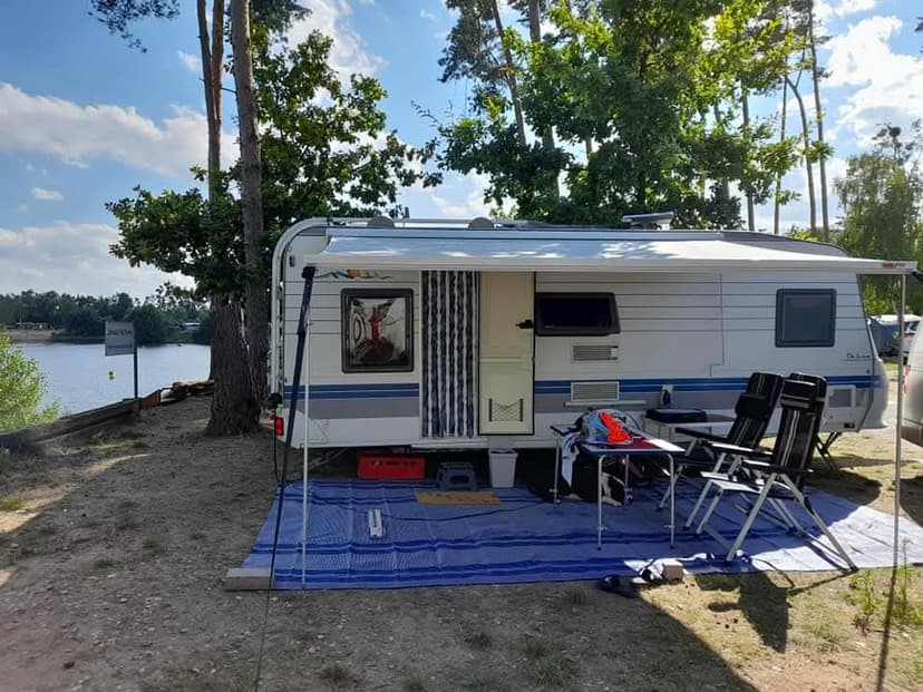 Karavan Hobby deluxe 560