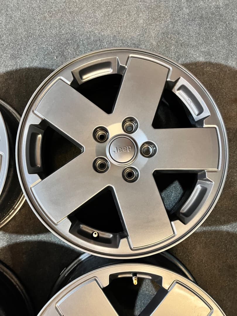 5x127 R18 Jeep Wrangler JK -  originál alu disky - senzor -