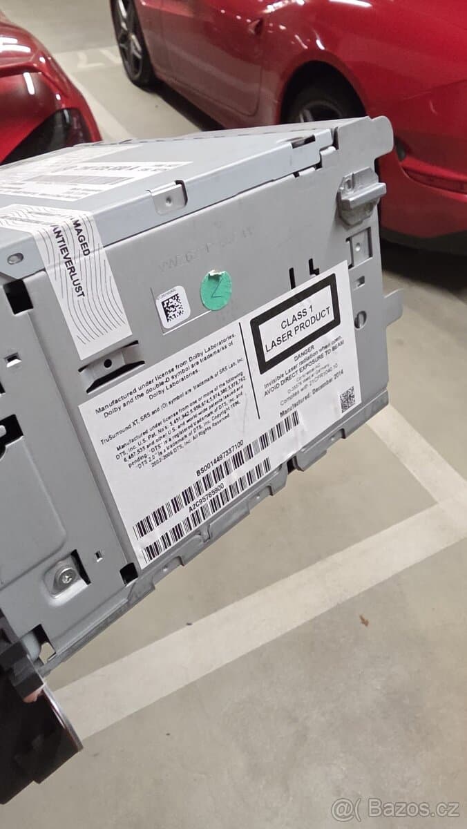 VW Amarok originální rádio / navigace GPS na náhradní díly