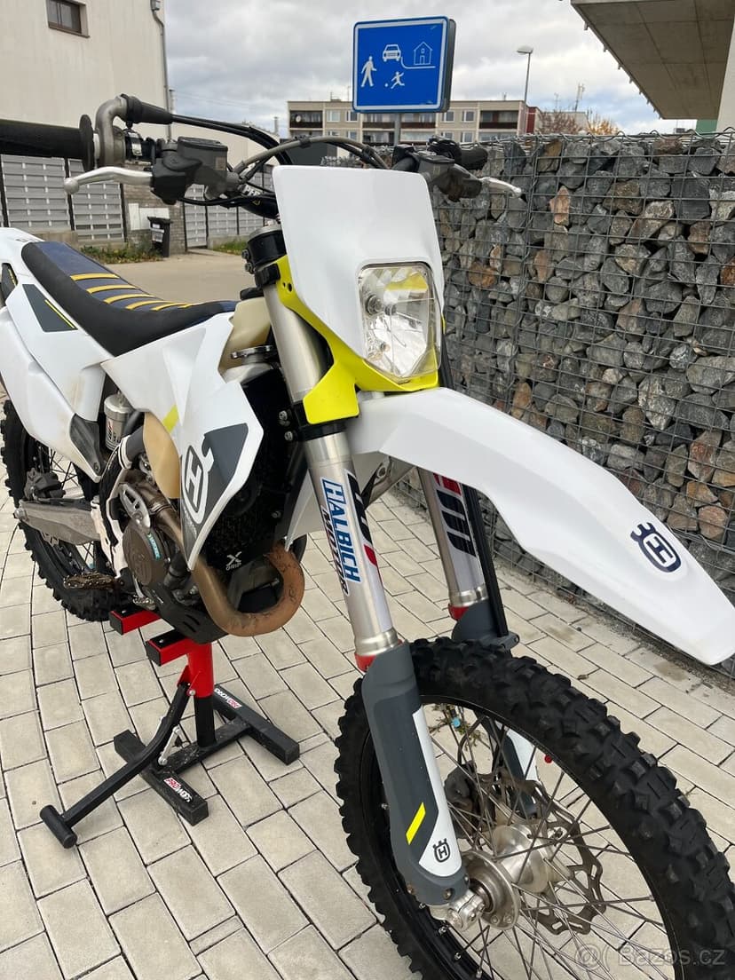 Husqvarna FE 250, rv. 2022, 100mth