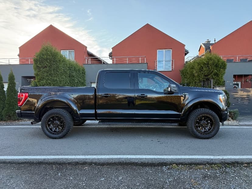 F-150 XLT 5.0 V8 ROUGH COUNTRY