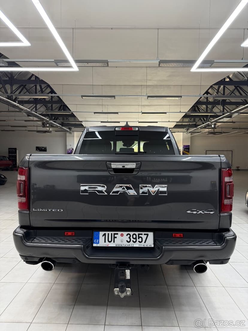 Dodge RAM 1500 limited