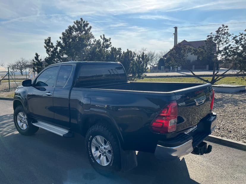 Toyota HILUX 2,4D 4x4, 110kw, r.v1/2018, 149 000 km, TZ 3,2t