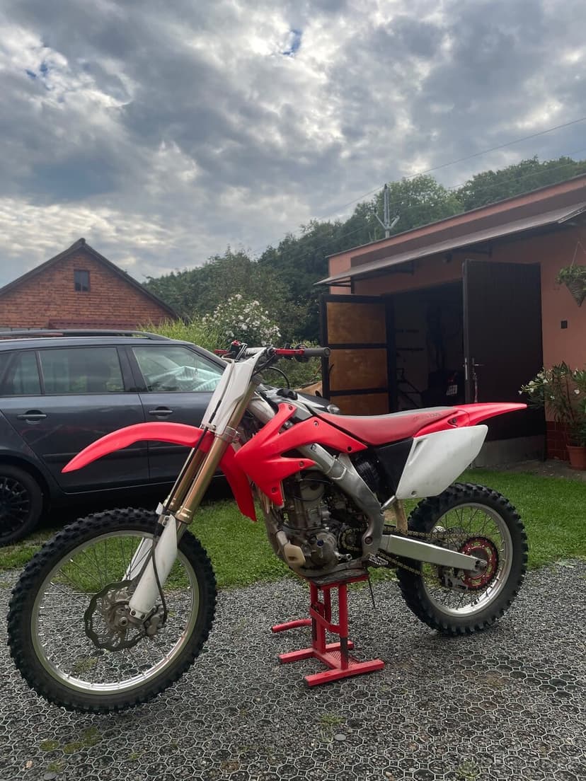 Honda crf 250 R 2005 - číst celý text