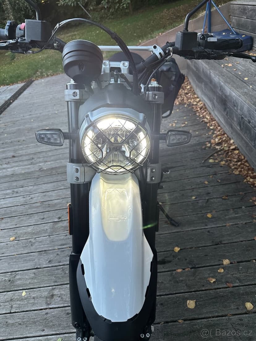 Ducati scrambler desert sled 800