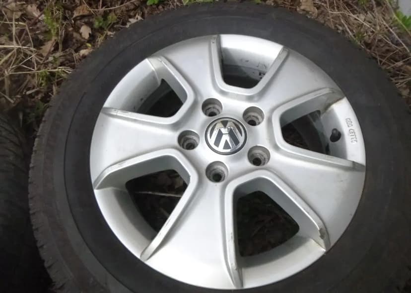 735. 4x Orig VW 5x120 6,5x16 ET62 zim 205/65 r16