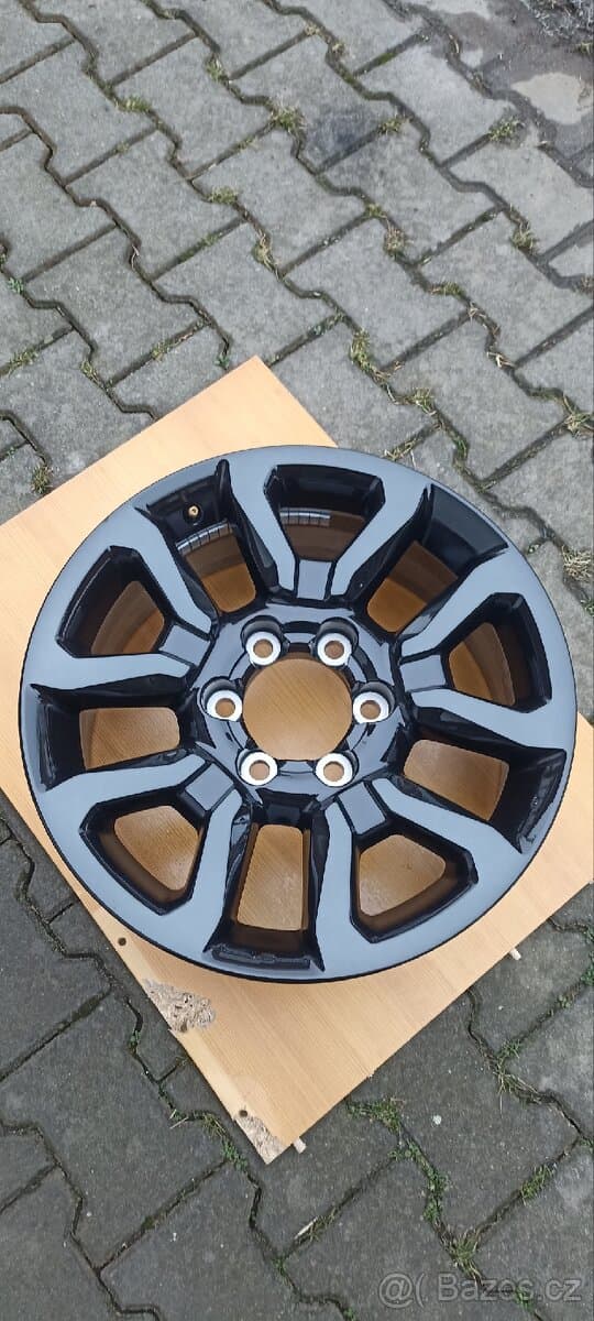 Prodám originál kola Toyota Hilux R18