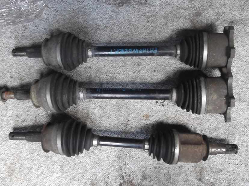 Poloosa,brzdič,těhlice Nissan Navara/Nissan Pathfinder