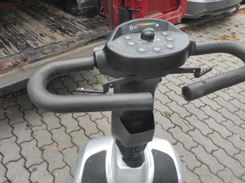 Elektrický skútr pro důchodce