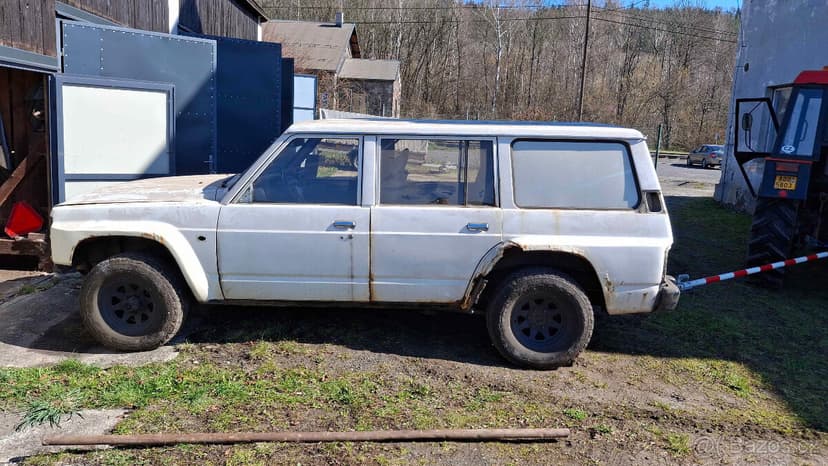Nissan Patrol Y60 Wagon + karoserie