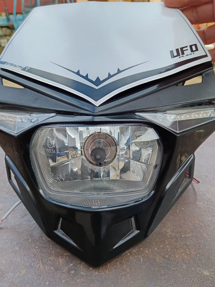 Přední maska se světlem