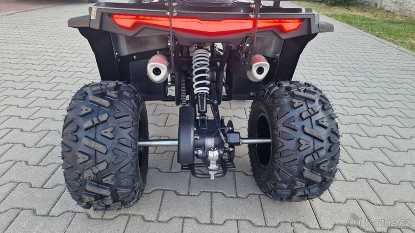 Dětská čtyřtaktní čtyřkolka RockRider Deluxe