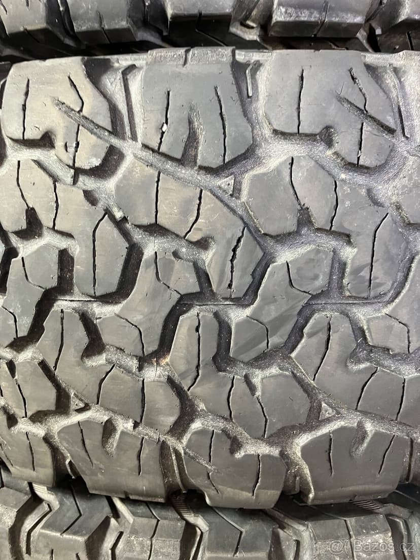 265/60 R18 bfgoodrich all-terrain a/t