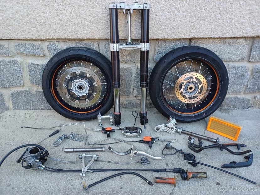 KTM LC4 690 SUPERMOTO KOLA