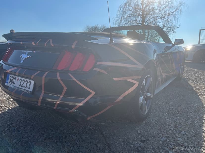 Na prodej Ford Mustang 3.7 cabrio DPH Amerikanakolech