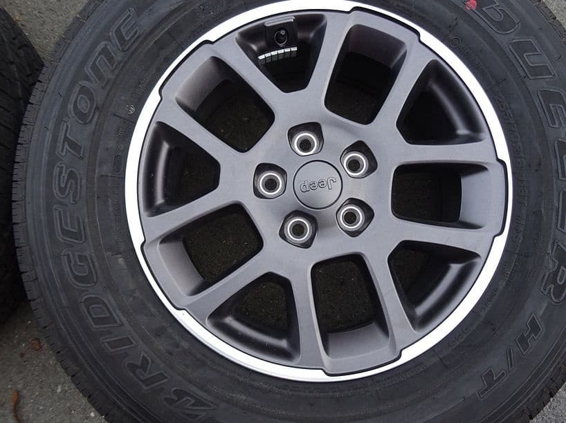 Alu disky Jeep Wrangler, 18", 5x127, celoroční Bridgestone