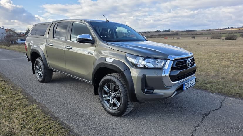 Toyota Hilux 2.8d-4D  nové v ČR 1majitel 59430km
