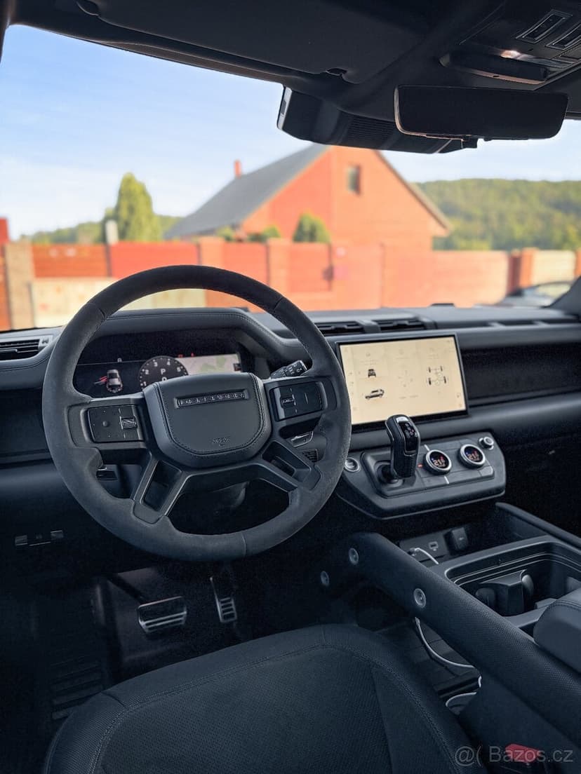 Land Rover Defender V8 525 / prodloužená záruka, PPF, DPH
