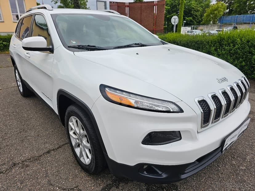 JEEP CHEROKEE 2016 3.2 V6 202kW LATITUDE,NAJETO 100 000KM