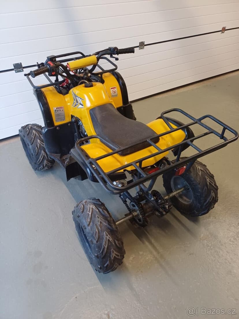 dětská čtyřkolka