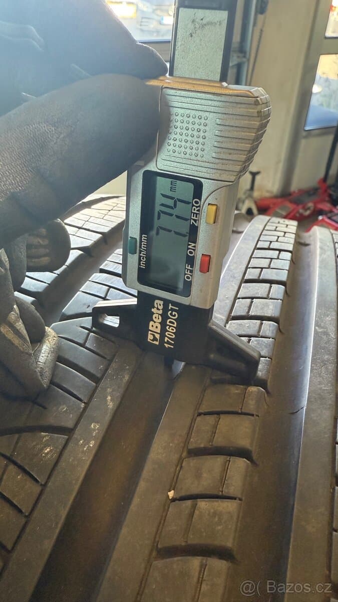 4x Pirelli 275/40/22 celoroční